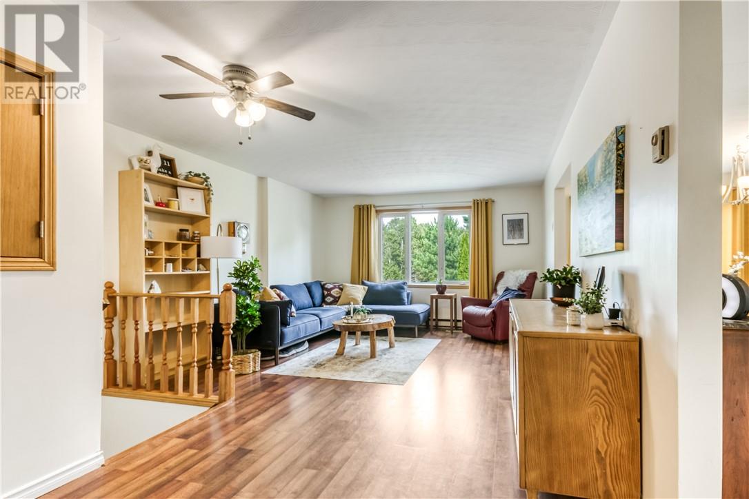 7 Patricia Street, Lively, Ontario  P3Y 1A9 - Photo 2 - 2129521