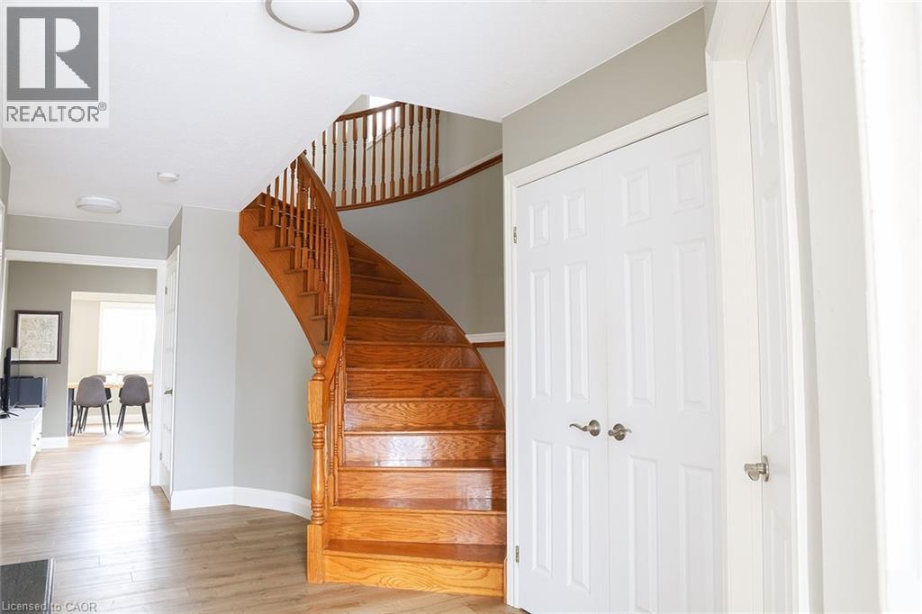 406 Ferguson Avenue N, Hamilton, Ontario  L8L 4Y7 - Photo 2 - 40852270