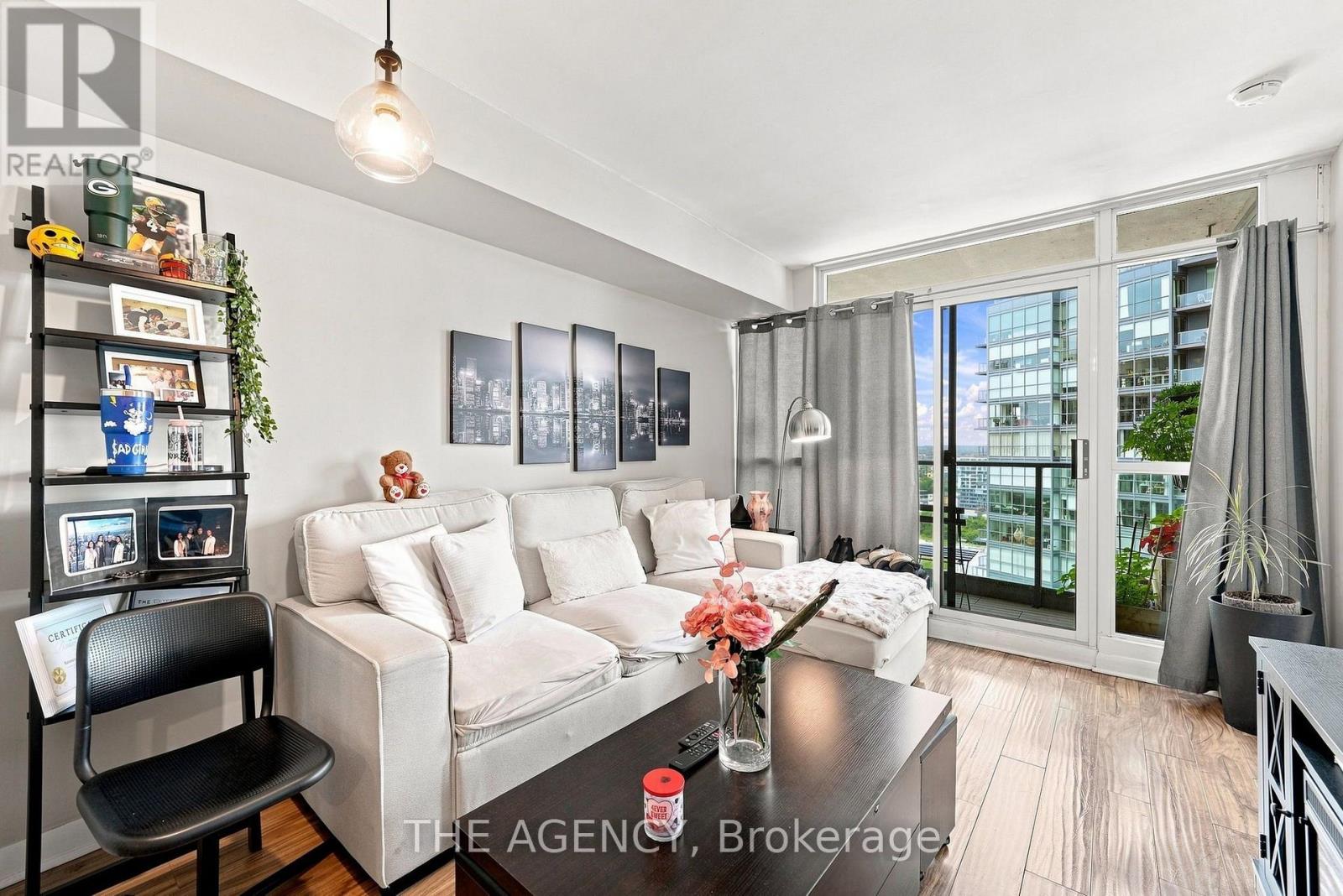 2301 - 600 Fleet Street, Toronto, Ontario  M5V 1B7 - Photo 2 - C13621148