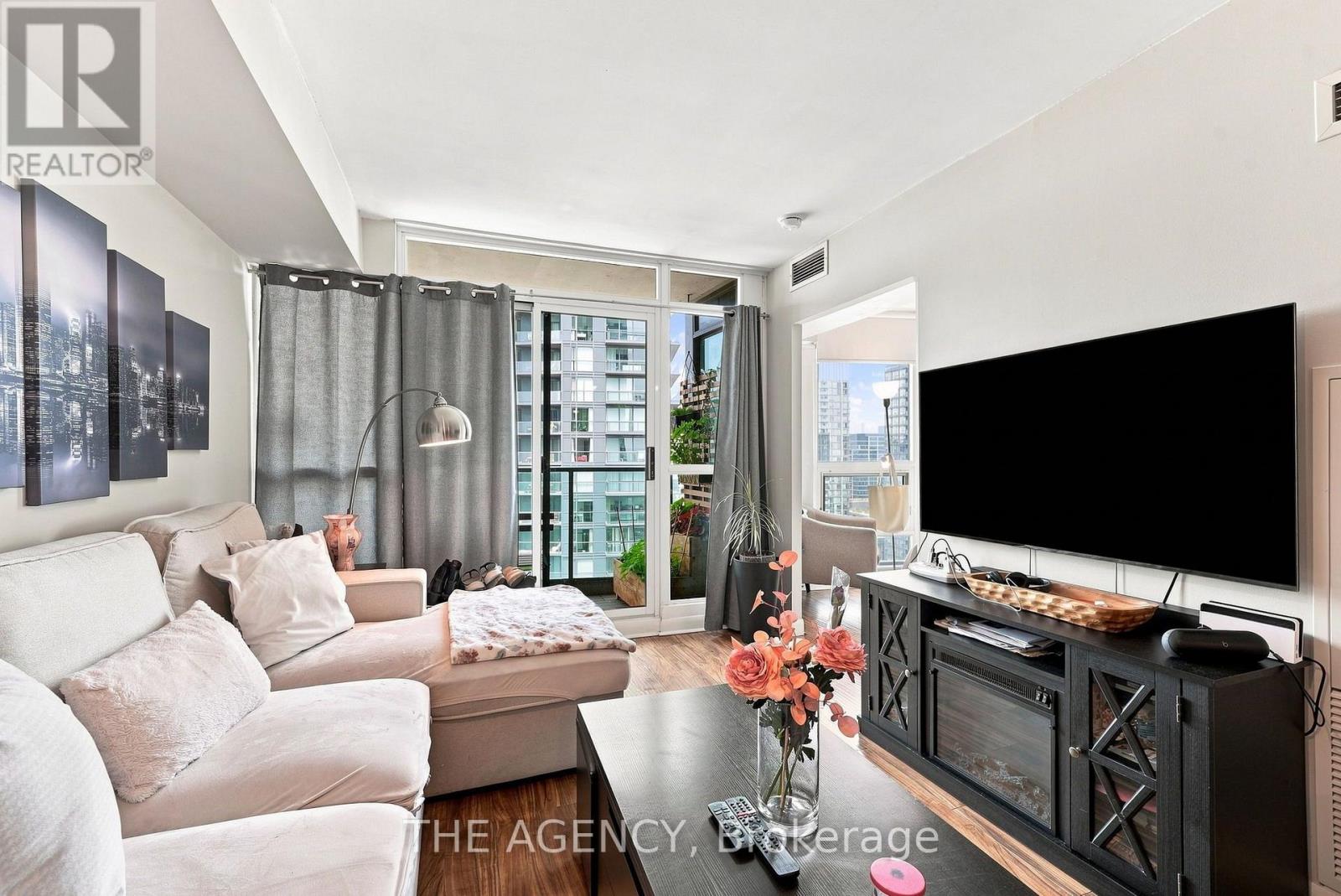 2301 - 600 Fleet Street, Toronto, Ontario  M5V 1B7 - Photo 3 - C13621148