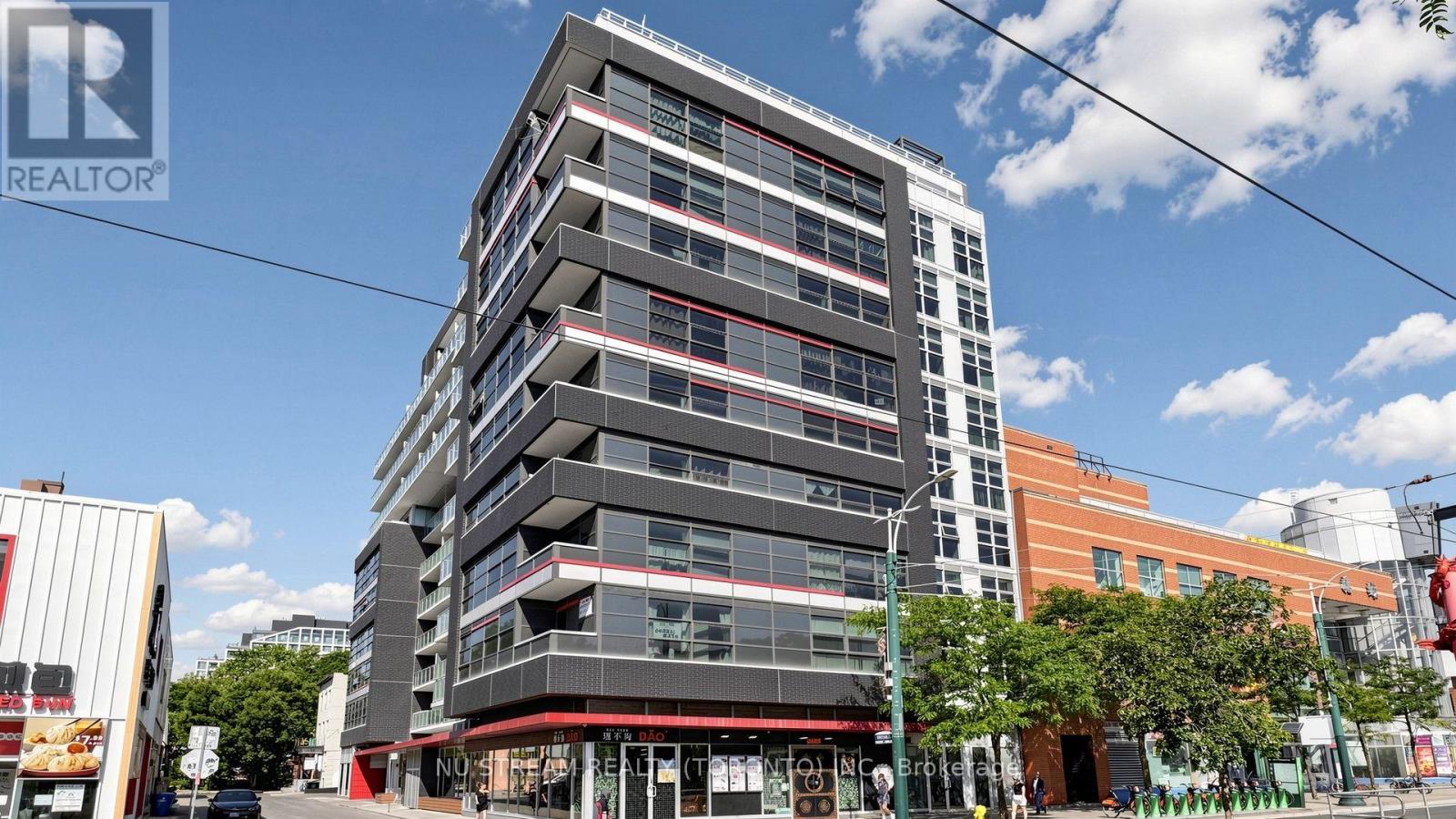 708 - 10 WILLISON SQUARE