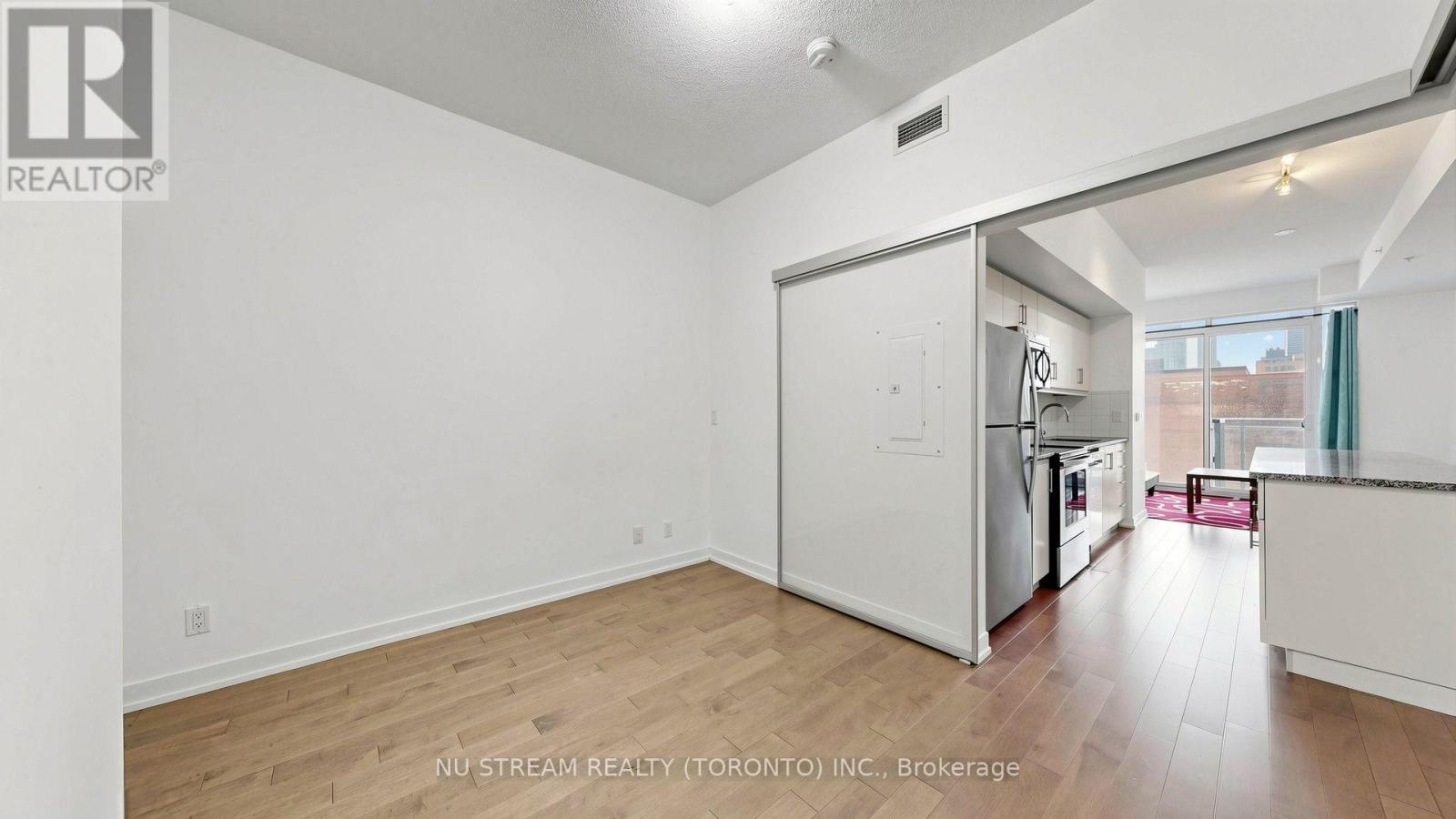708 - 10 Willison Square, Toronto, Ontario  M5T 0A8 - Photo 8 - C13621180
