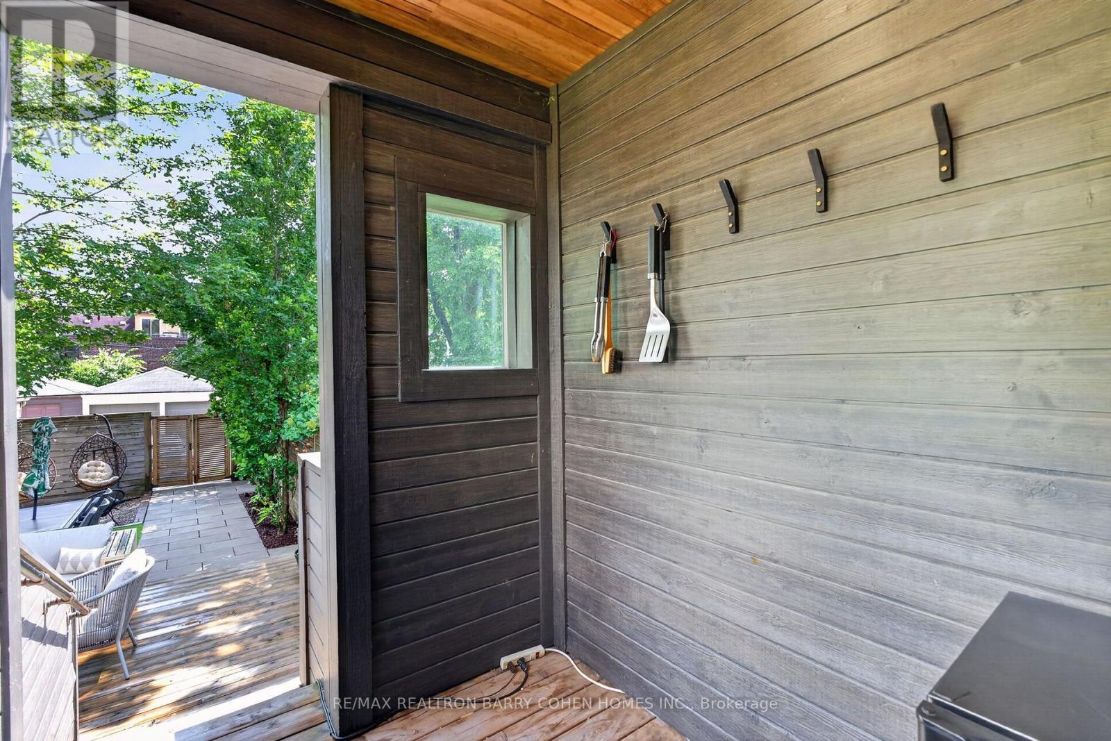 43 Helena Avenue, Toronto, Ontario  M6G 2H3 - Photo 14 - C13621200