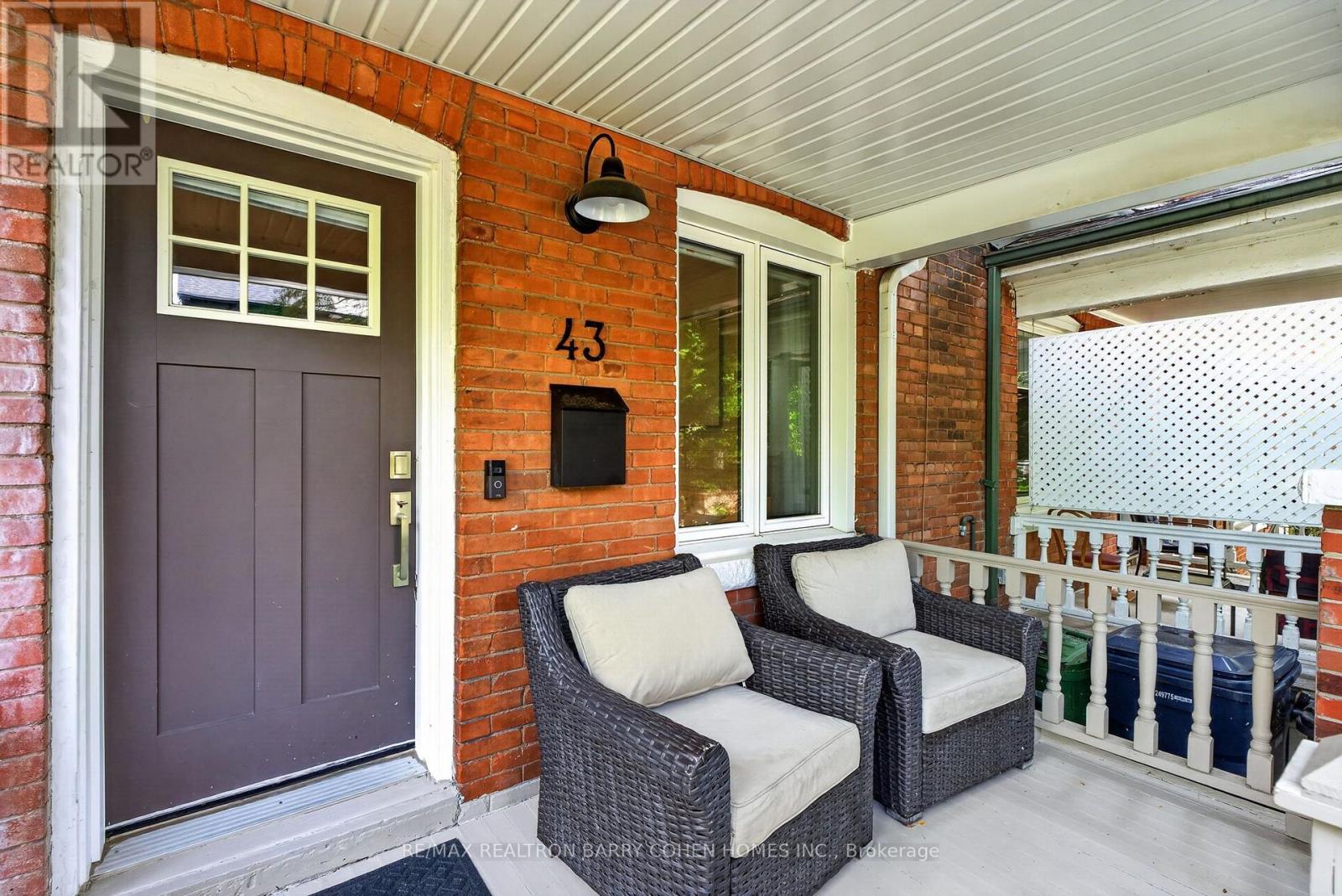 43 Helena Avenue, Toronto, Ontario  M6G 2H3 - Photo 2 - C13621200
