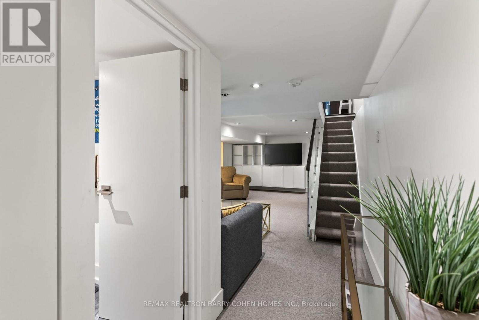 43 Helena Avenue, Toronto, Ontario  M6G 2H3 - Photo 25 - C13621200