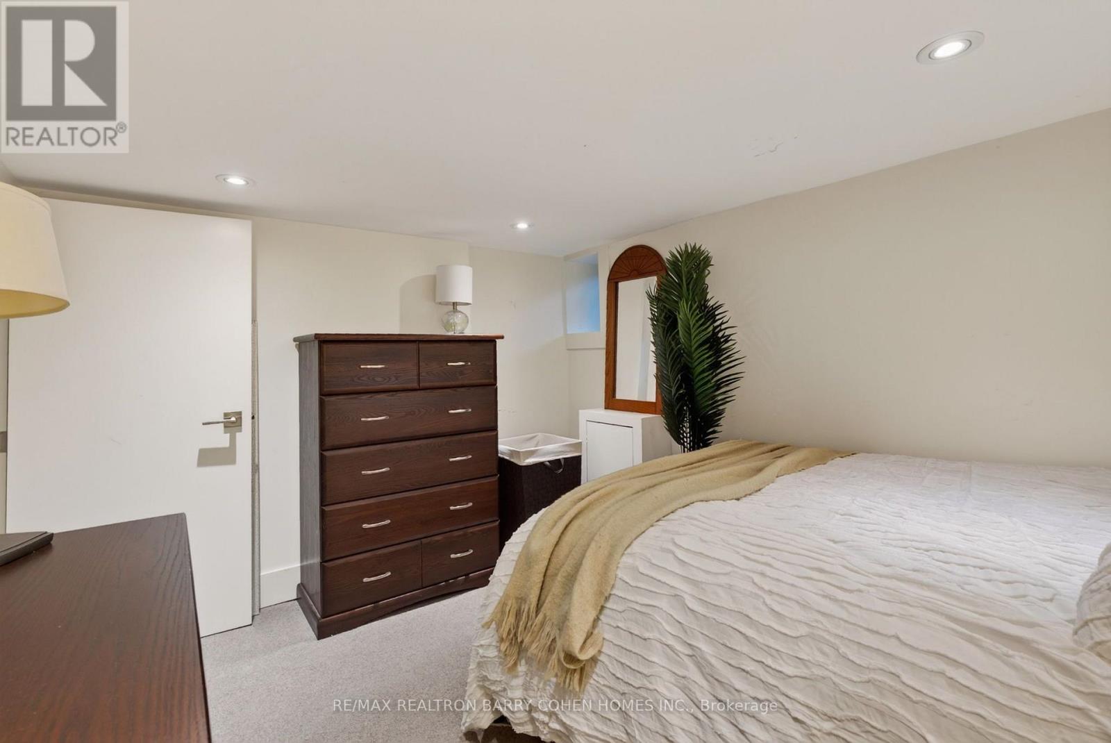 43 Helena Avenue, Toronto, Ontario  M6G 2H3 - Photo 30 - C13621200
