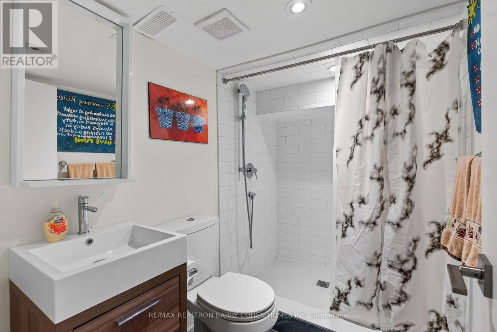 43 Helena Avenue, Toronto, Ontario  M6G 2H3 - Photo 31 - C13621200