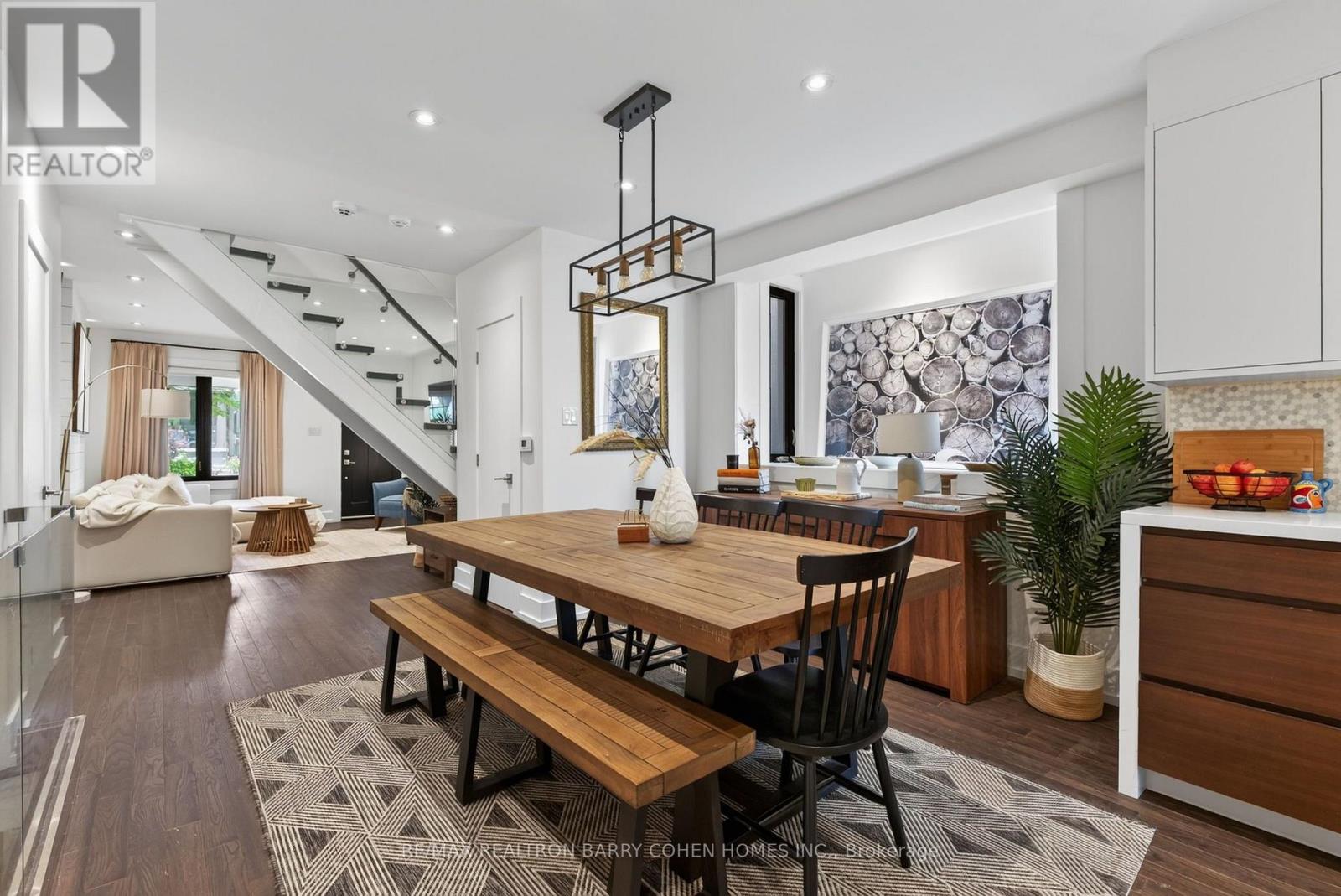 43 Helena Avenue, Toronto, Ontario  M6G 2H3 - Photo 5 - C13621200