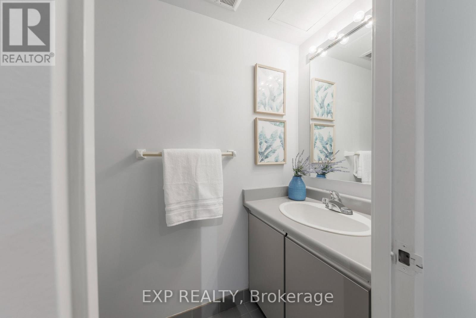 25 Dundonald Street, Toronto, Ontario  M4Y 1K3 - Photo 21 - C13621260