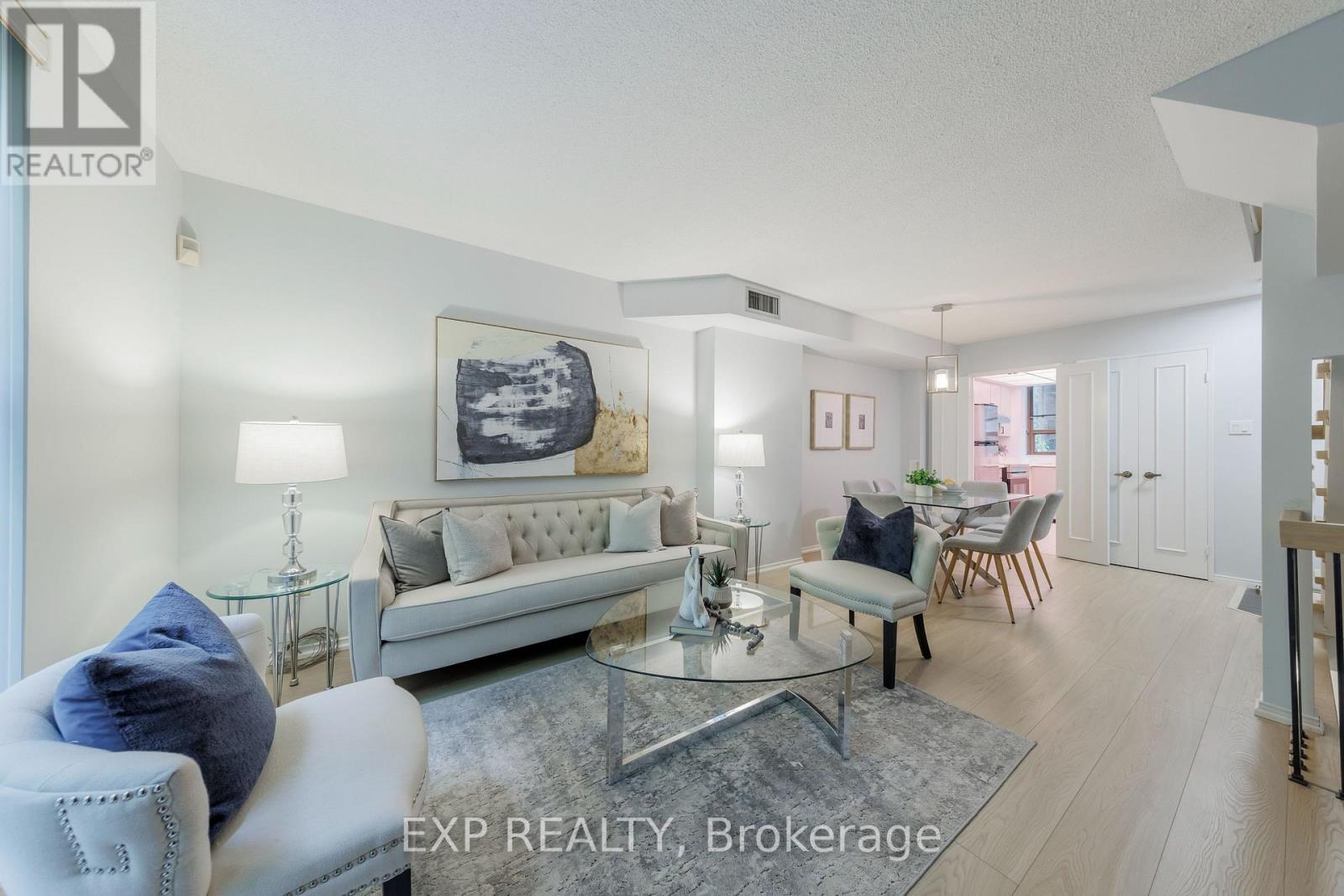 25 Dundonald Street, Toronto, Ontario  M4Y 1K3 - Photo 8 - C13621260