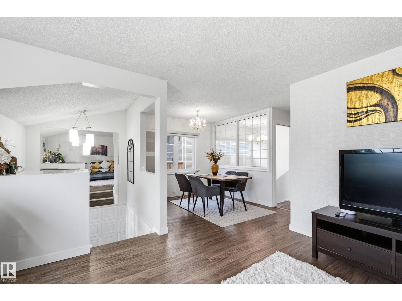 5303 21 Av NW, Edmonton, Alberta  T6L 5G5 - Photo 7 - E4500057
