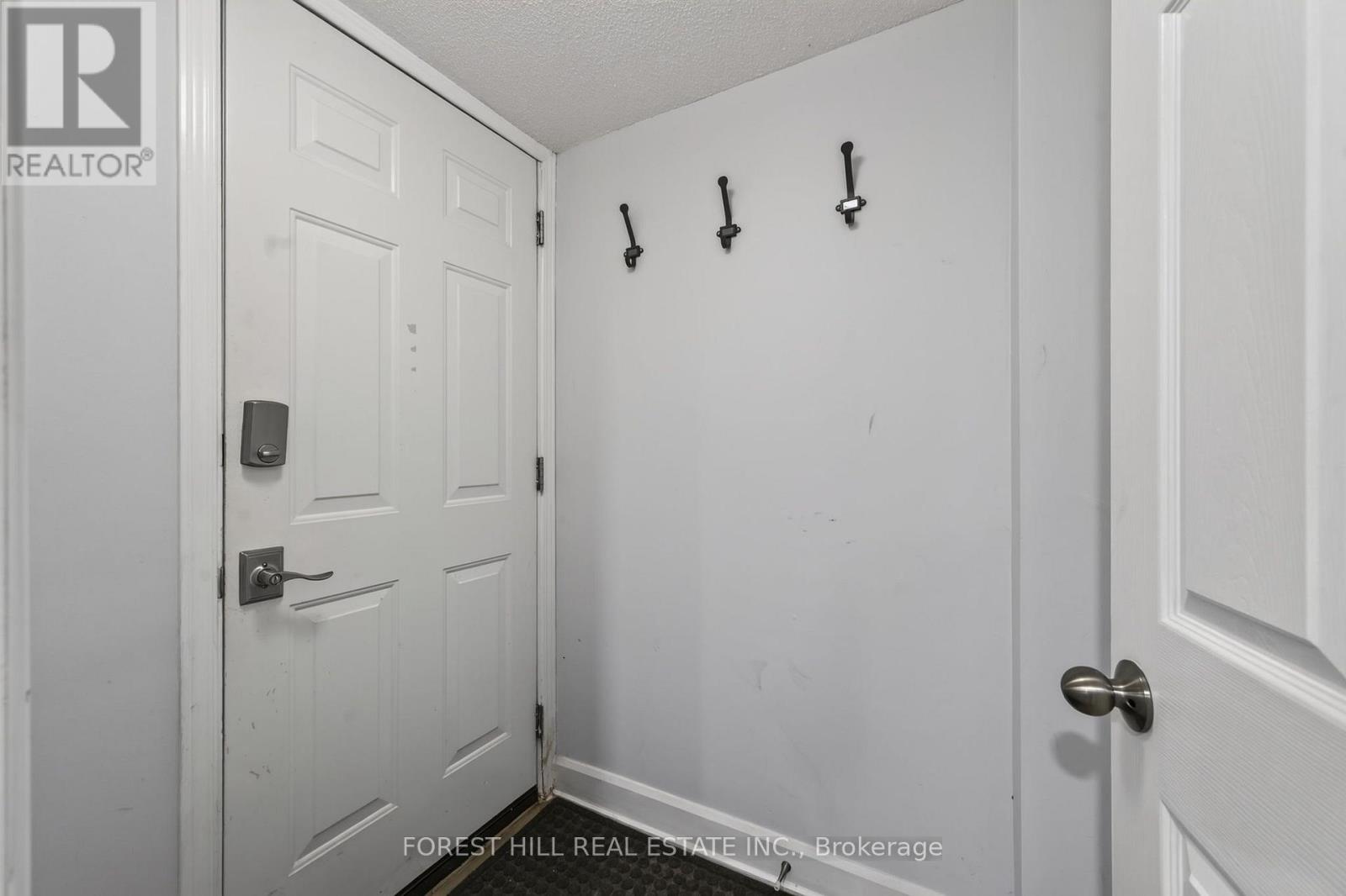 1040 Woodbine Avenue, Toronto, Ontario  M4C 4C4 - Photo 39 - E13621234