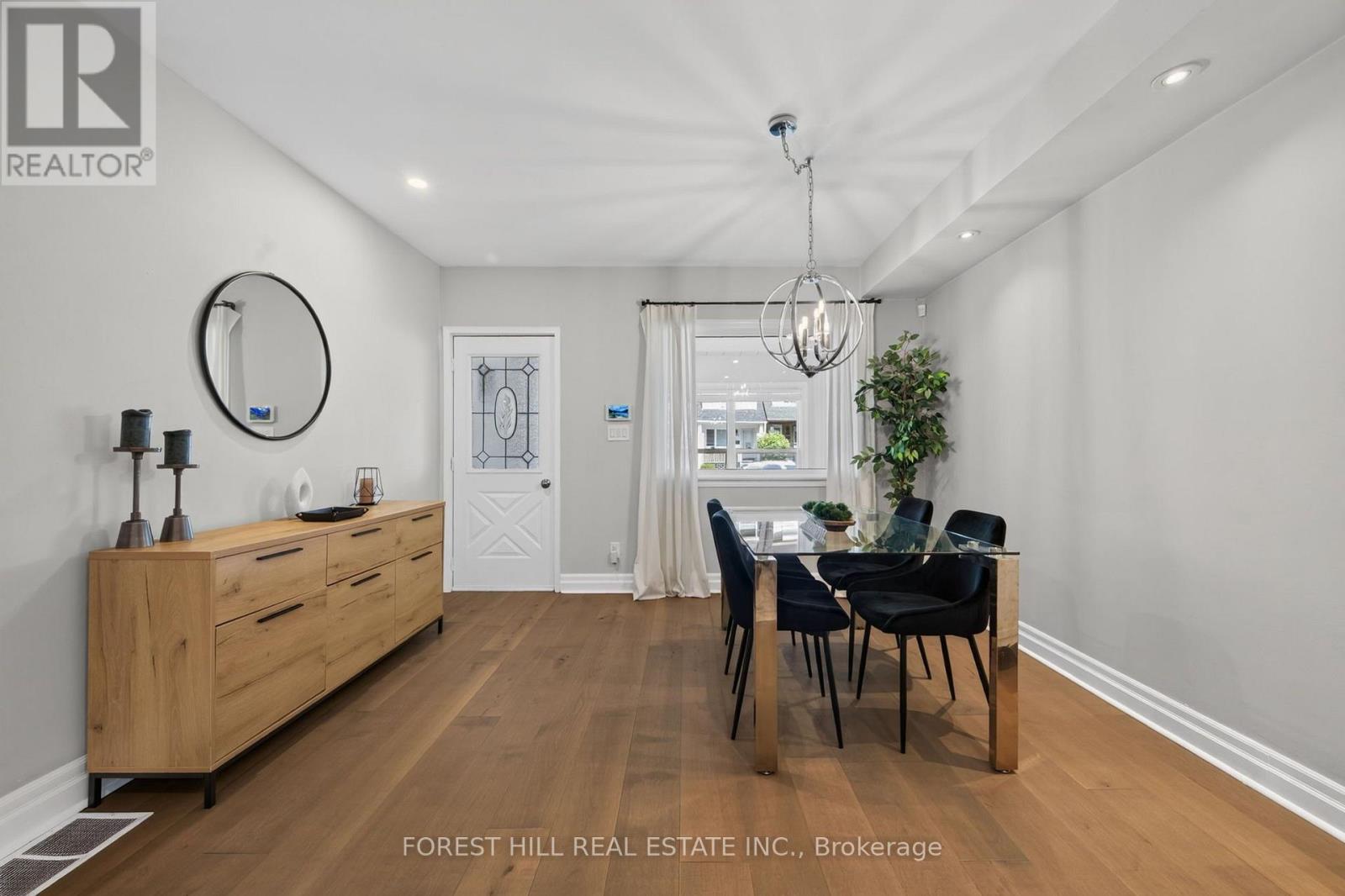 1040 Woodbine Avenue, Toronto, Ontario  M4C 4C4 - Photo 6 - E13621234