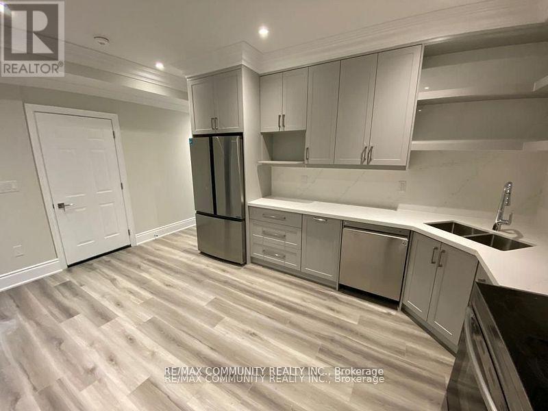 118 Queen Street, Whitby, Ontario L1M 1C3 - Photo 2 - E13621296