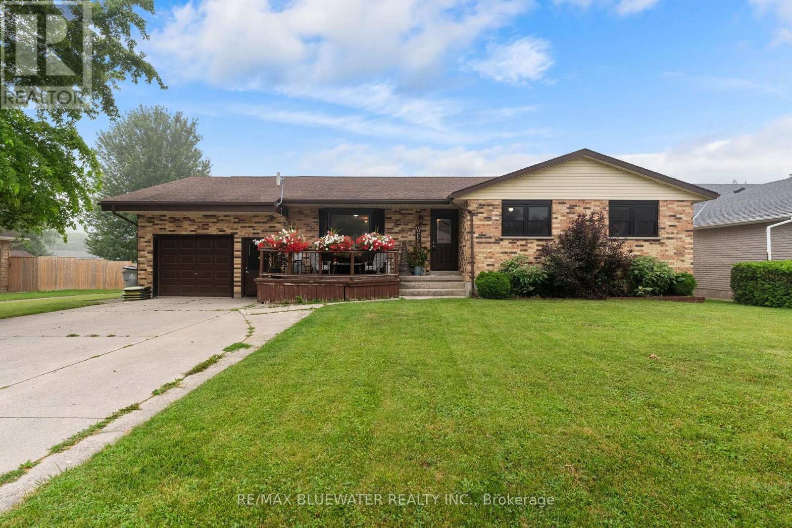 210 HILL STREET, Central Huron, Ontario