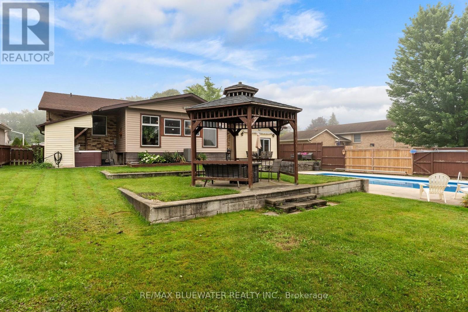 210 Hill Street, Central Huron, Ontario  N0M 1L0 - Photo 38 - X13621026