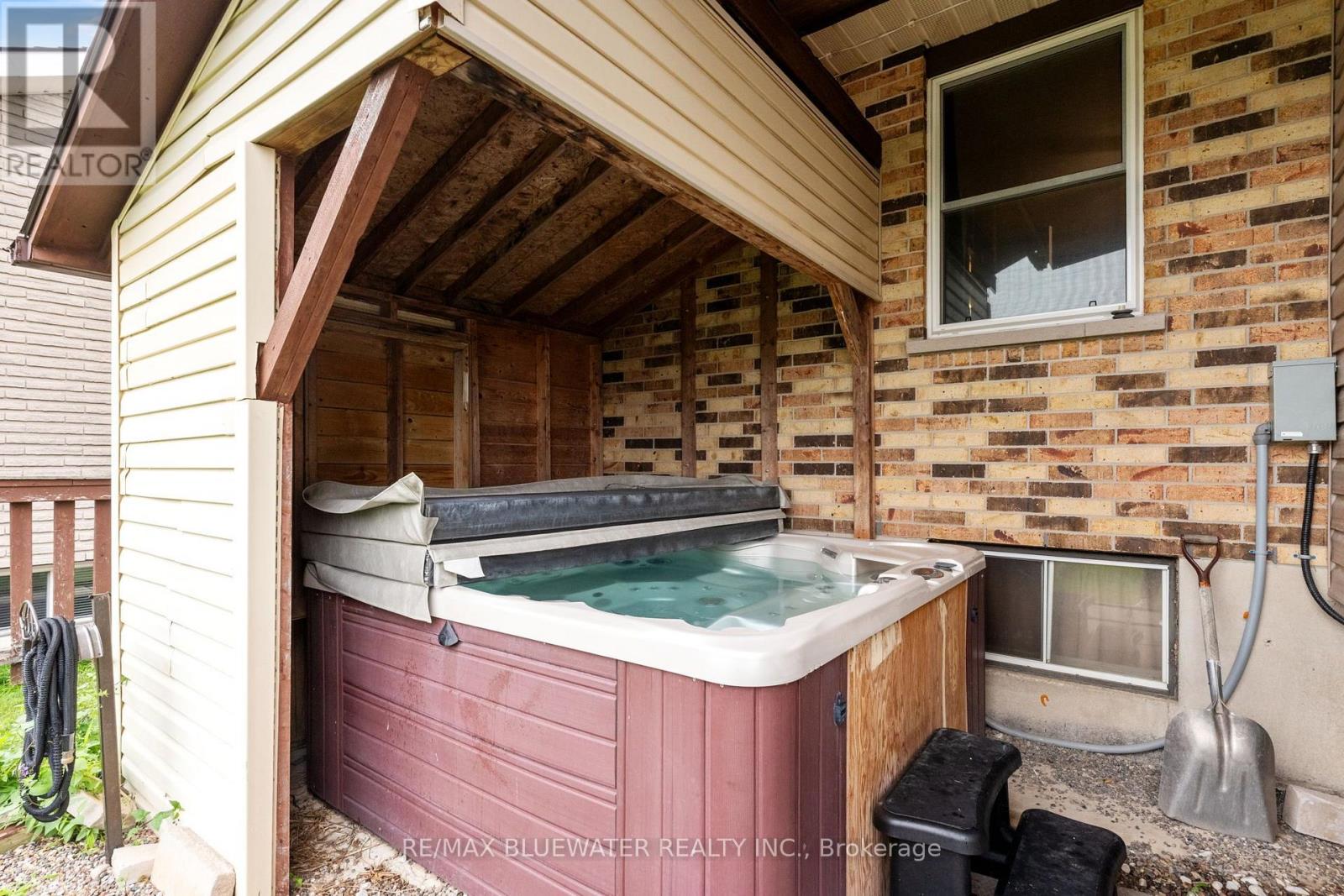 210 Hill Street, Central Huron, Ontario  N0M 1L0 - Photo 42 - X13621026