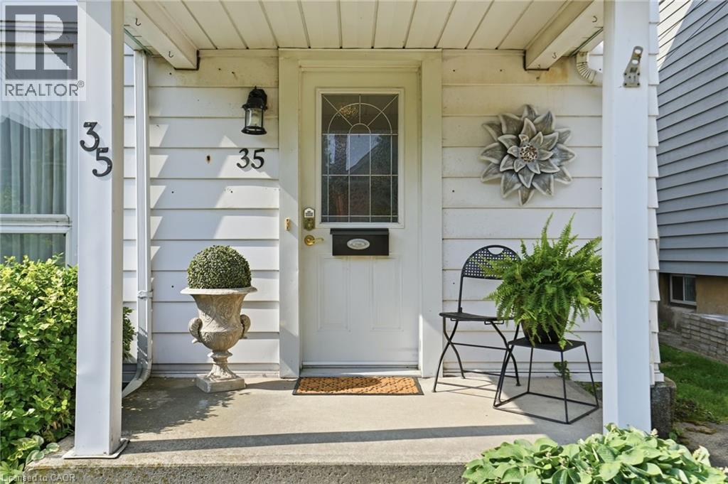 35 Chatham Street, Hamilton, Ontario  L8P 2B3 - Photo 3 - 40844688