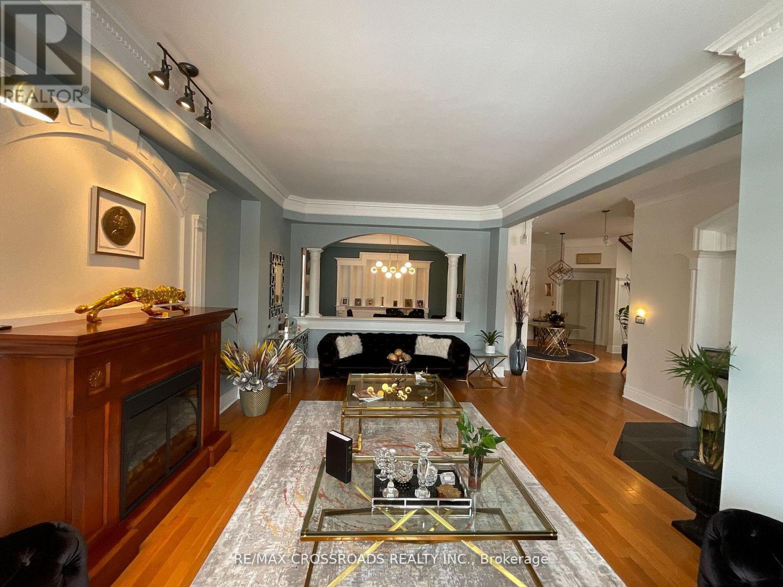 129 Lakeland Crescent, Richmond Hill, Ontario  L4E 3A1 - Photo 6 - N13621032