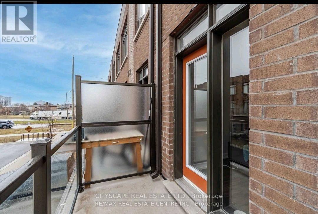 17 Beliveau Street, Vaughan, Ontario  L4L 0M1 - Photo 2 - N13621104