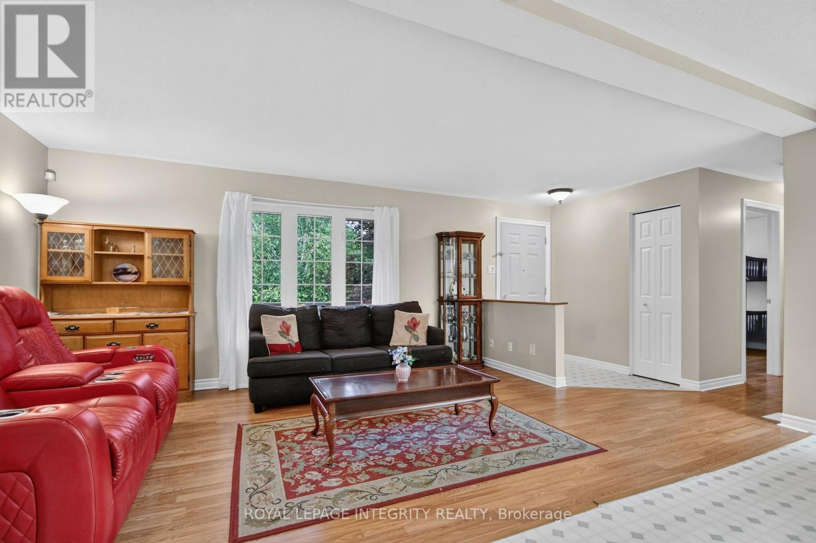 8308 Rosefire Drive, Ottawa, Ontario  K0A 2P0 - Photo 3 - X13621014