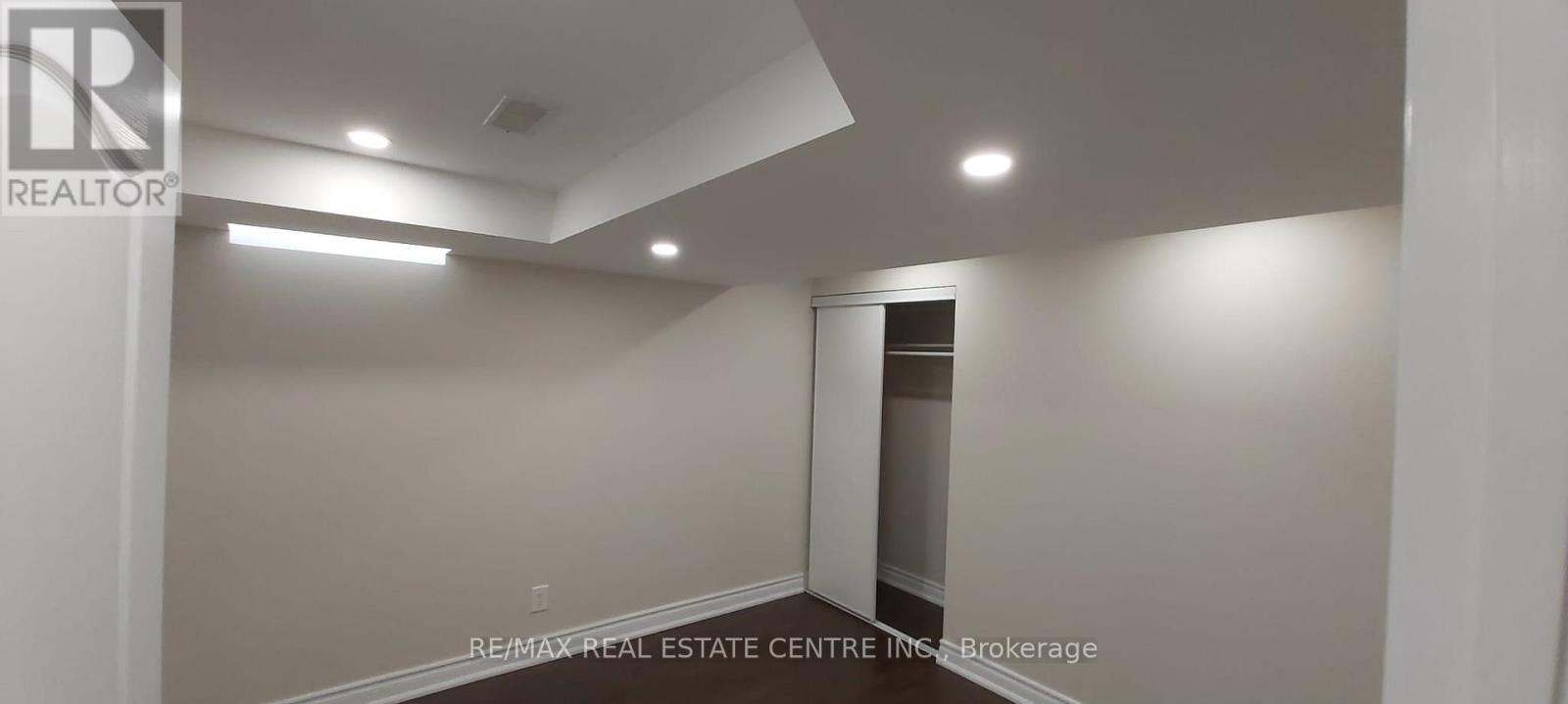 Bsmt - 5926 Sidmouth Street, Mississauga, Ontario  L5V 2Z3 - Photo 10 - W13621024