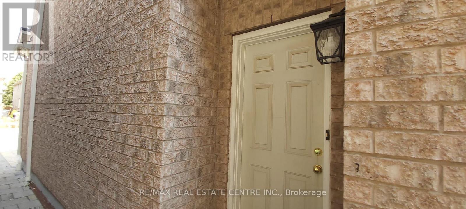 Bsmt - 5926 Sidmouth Street, Mississauga, Ontario  L5V 2Z3 - Photo 2 - W13621024