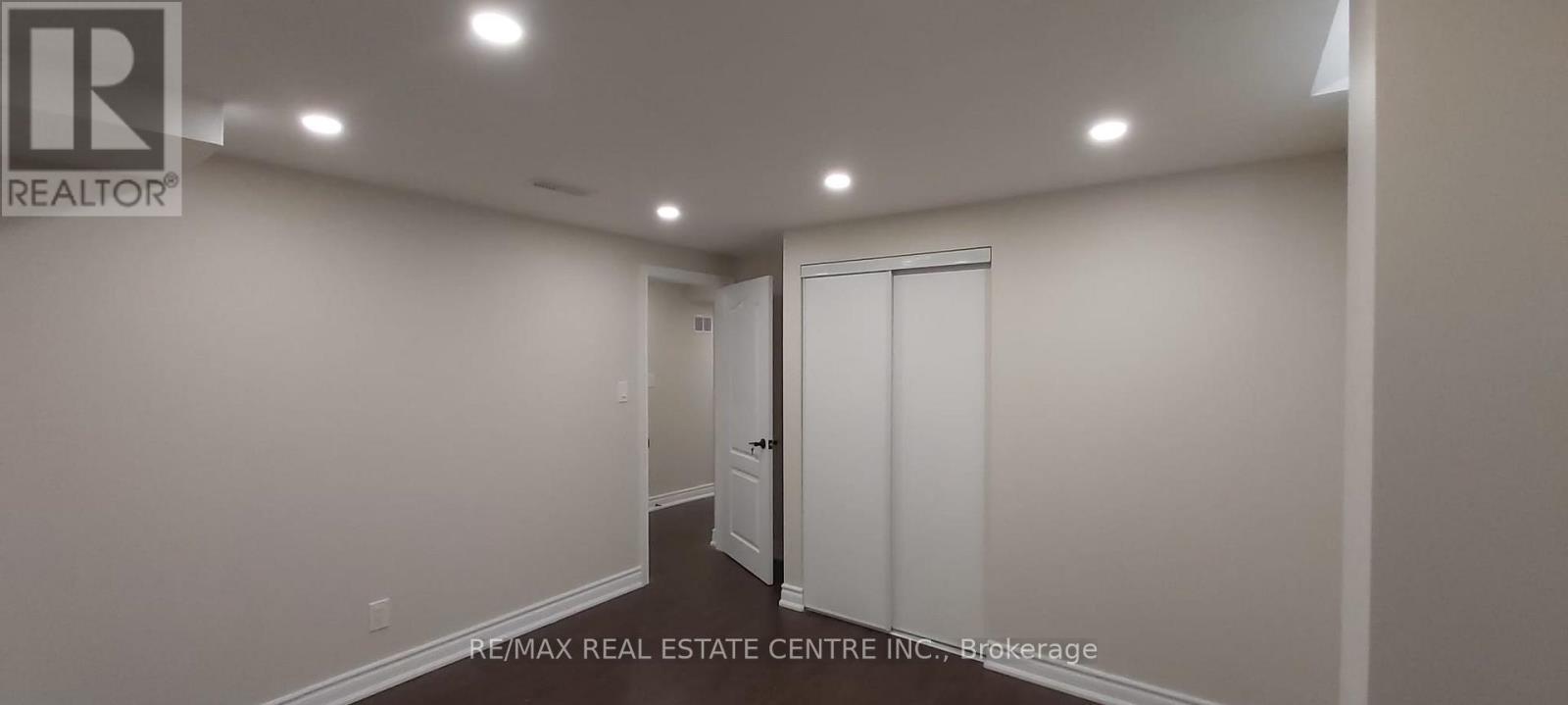 Bsmt - 5926 Sidmouth Street, Mississauga, Ontario  L5V 2Z3 - Photo 6 - W13621024