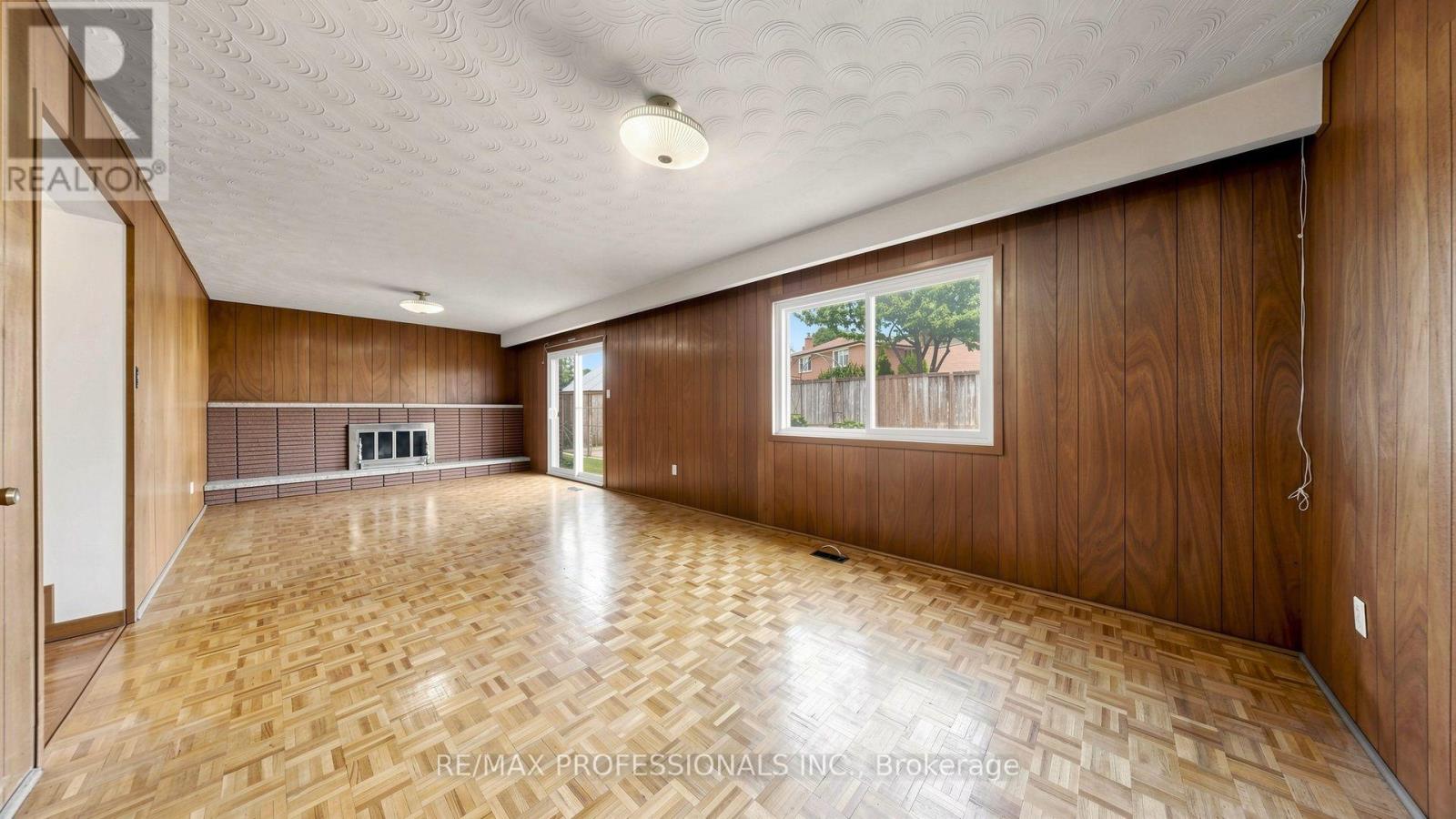 26 Woodcrest Drive, Toronto, Ontario  M9A 4J2 - Photo 22 - W13621100