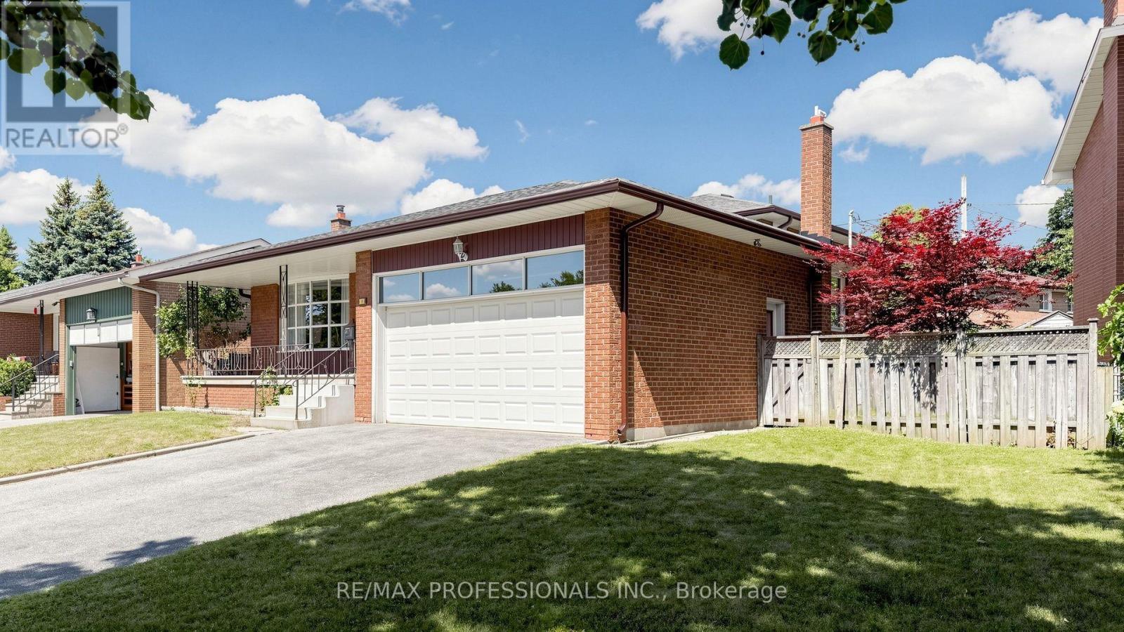 26 Woodcrest Drive, Toronto, Ontario  M9A 4J2 - Photo 3 - W13621100