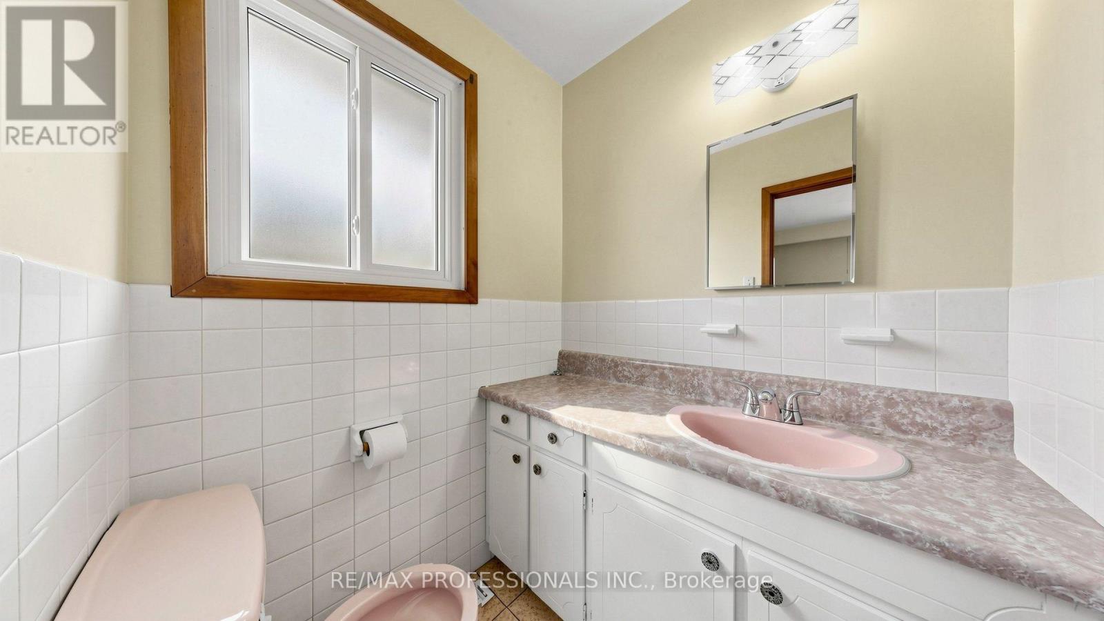 26 Woodcrest Drive, Toronto, Ontario  M9A 4J2 - Photo 32 - W13621100