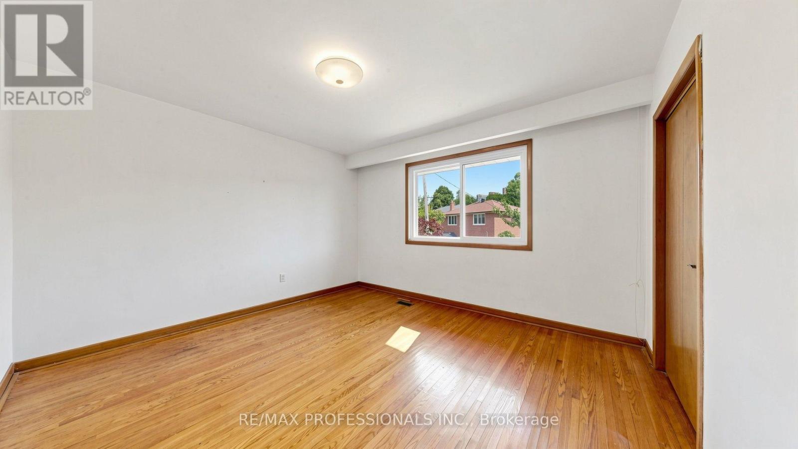 26 Woodcrest Drive, Toronto, Ontario  M9A 4J2 - Photo 34 - W13621100