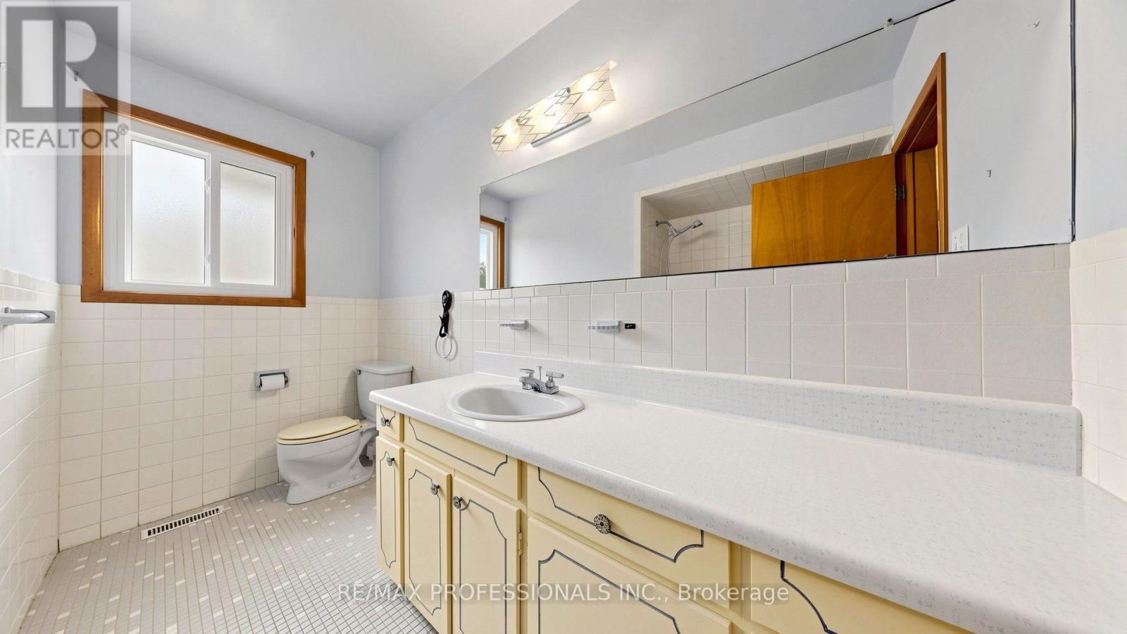 26 Woodcrest Drive, Toronto, Ontario  M9A 4J2 - Photo 38 - W13621100