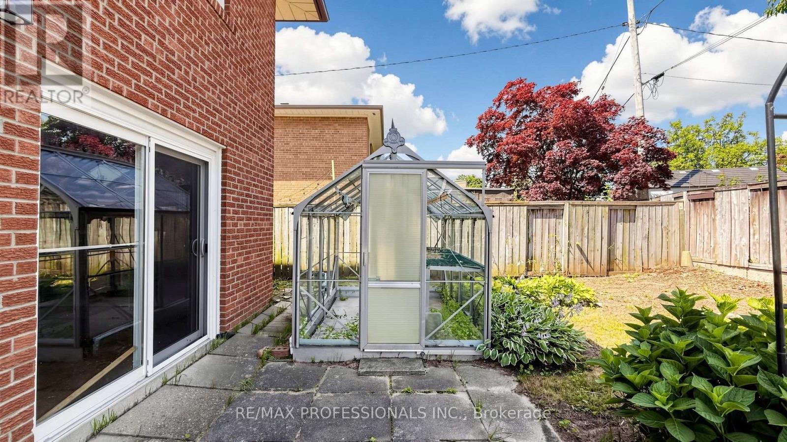 26 Woodcrest Drive, Toronto, Ontario  M9A 4J2 - Photo 46 - W13621100