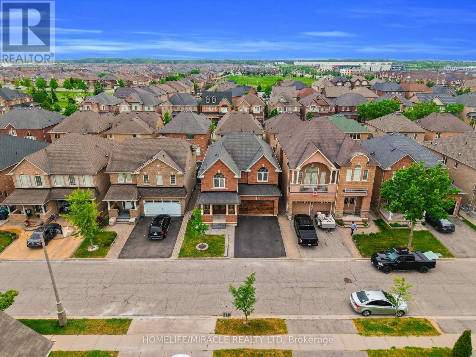 9 Gamson Crescent, Brampton, Ontario L6R 0V7 - Photo 7 - W13621190