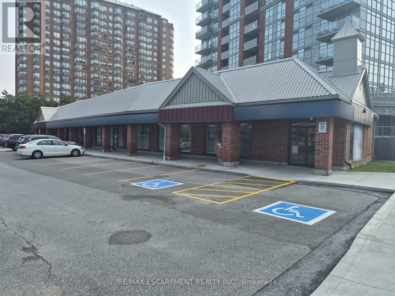 2 - 573 Maple Avenue, Burlington, Ontario  L7S 2E8 - Photo 3 - W13621198