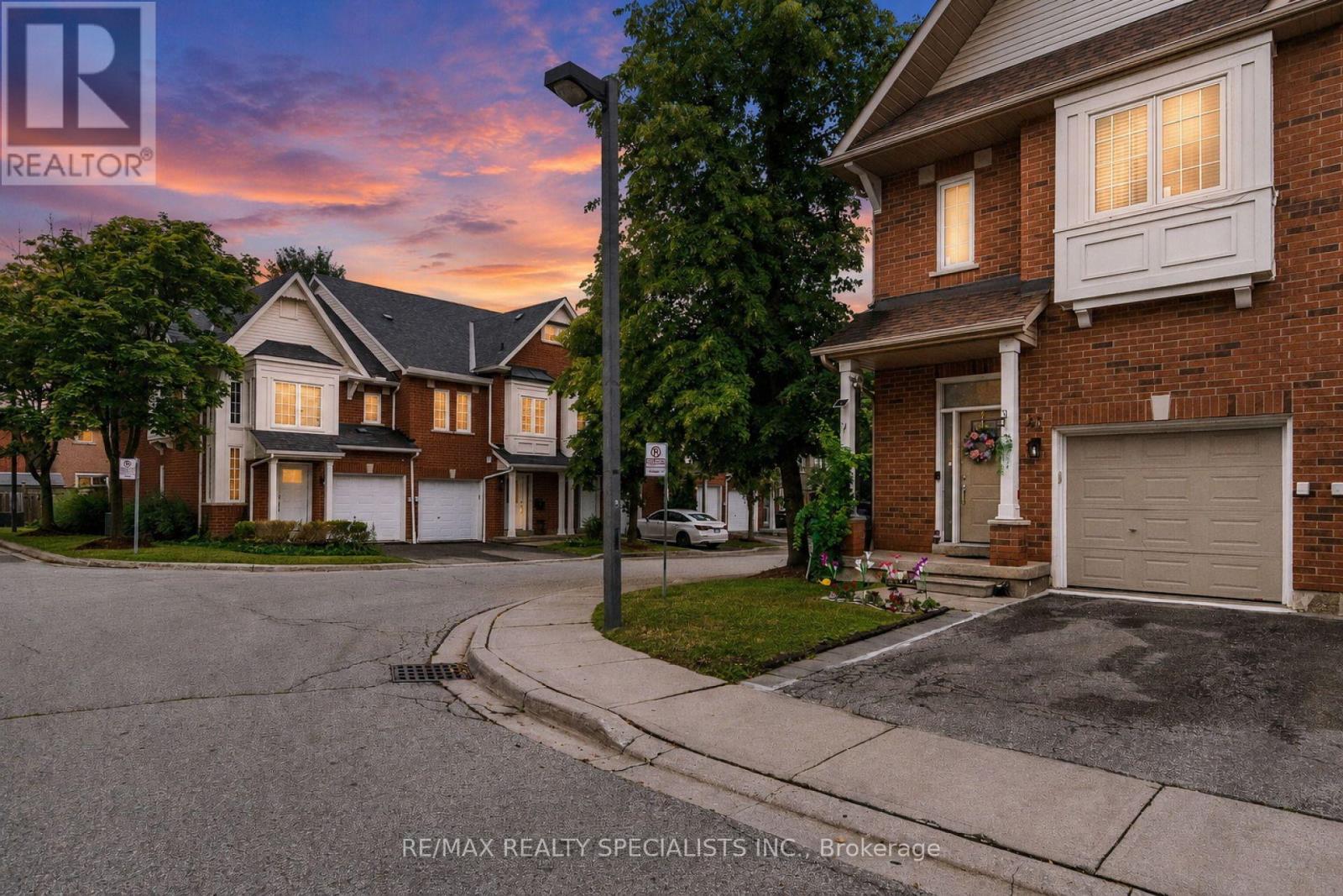 41 - 1588 South Parade Court, Mississauga, Ontario  L5M 6E7 - Photo 2 - W13621238