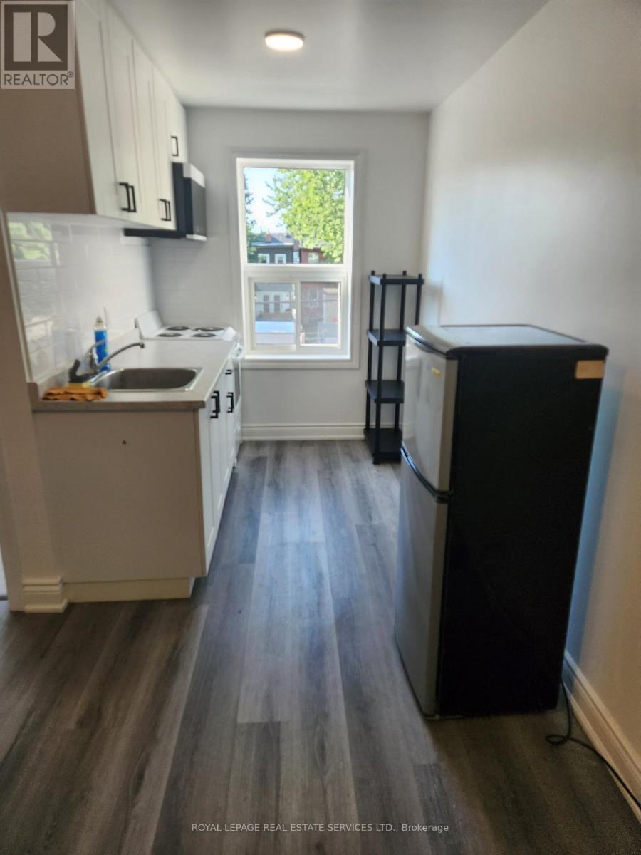 210 - 2820 Danforth Avenue, Toronto, Ontario  M4C 1M1 - Photo 11 - E13534274
