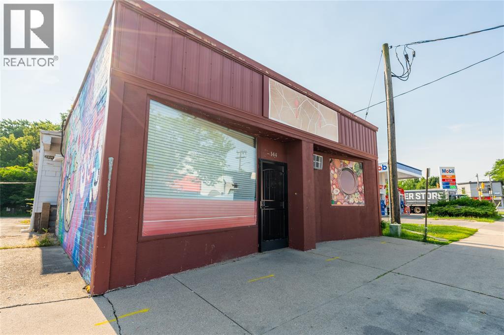 142/ 144 Mitton Street, Sarnia, Ontario  N7T 3T7 - Photo 3 - 26018425