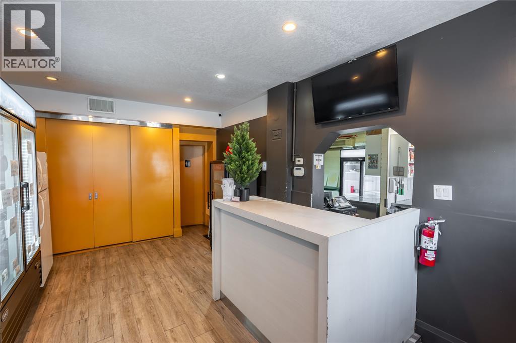 142/ 144 Mitton Street, Sarnia, Ontario  N7T 3T7 - Photo 4 - 26018425