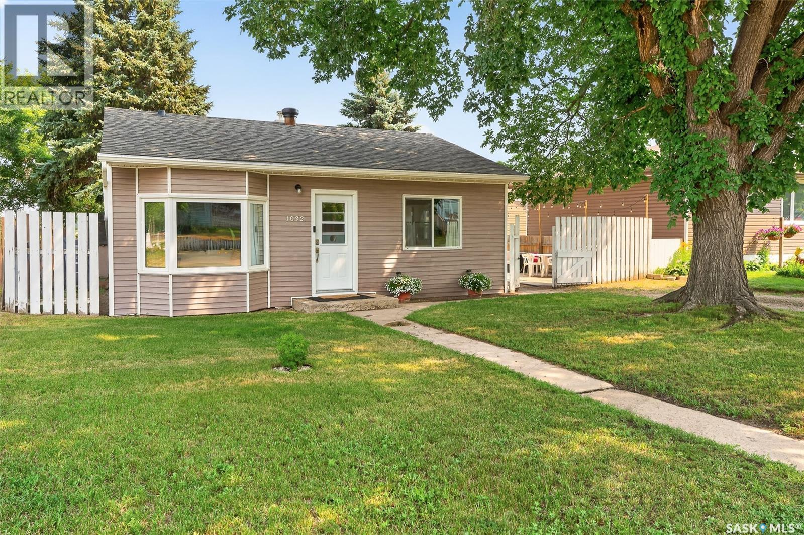 1032 Lillooet Street W, Moose Jaw, Saskatchewan  S6H 5A1 - Photo 41 - SK044090