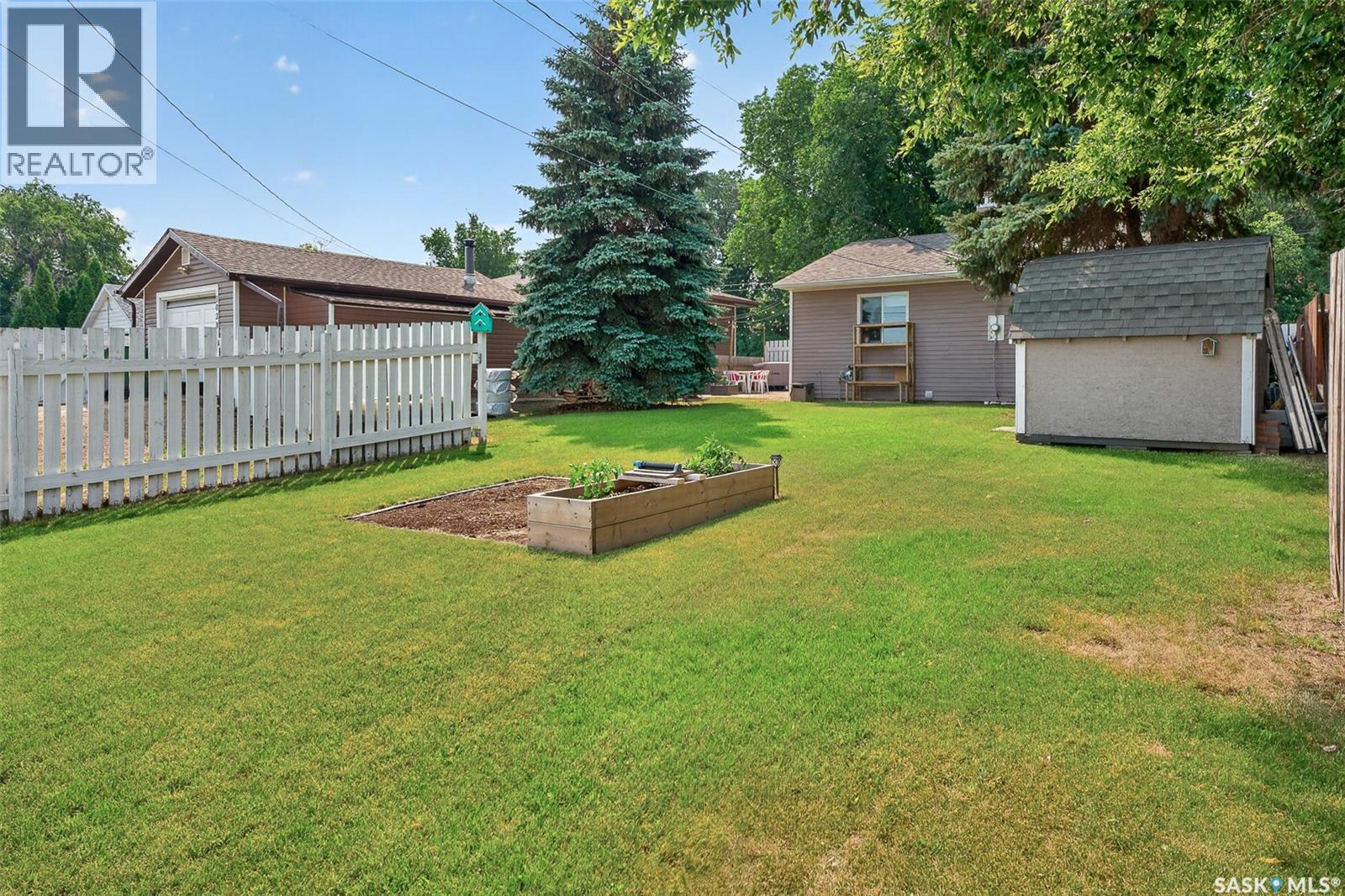 1032 Lillooet Street W, Moose Jaw, Saskatchewan  S6H 5A1 - Photo 48 - SK044090