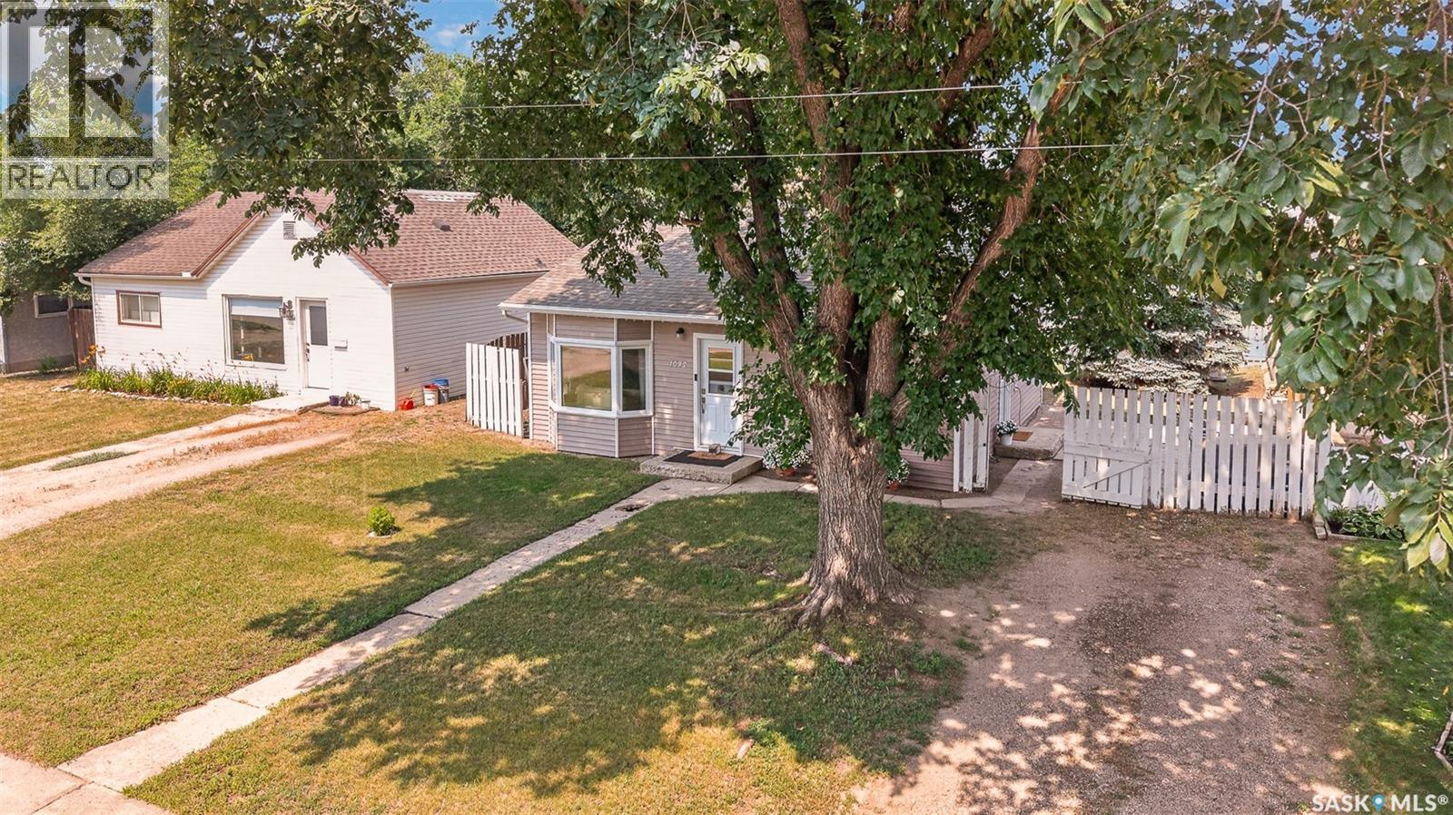 1032 Lillooet Street W, Moose Jaw, Saskatchewan  S6H 5A1 - Photo 58 - SK044090