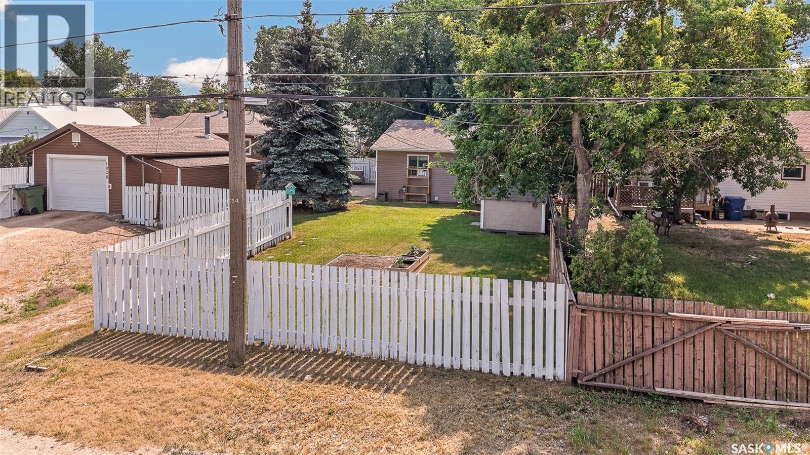 1032 Lillooet Street W, Moose Jaw, Saskatchewan  S6H 5A1 - Photo 59 - SK044090