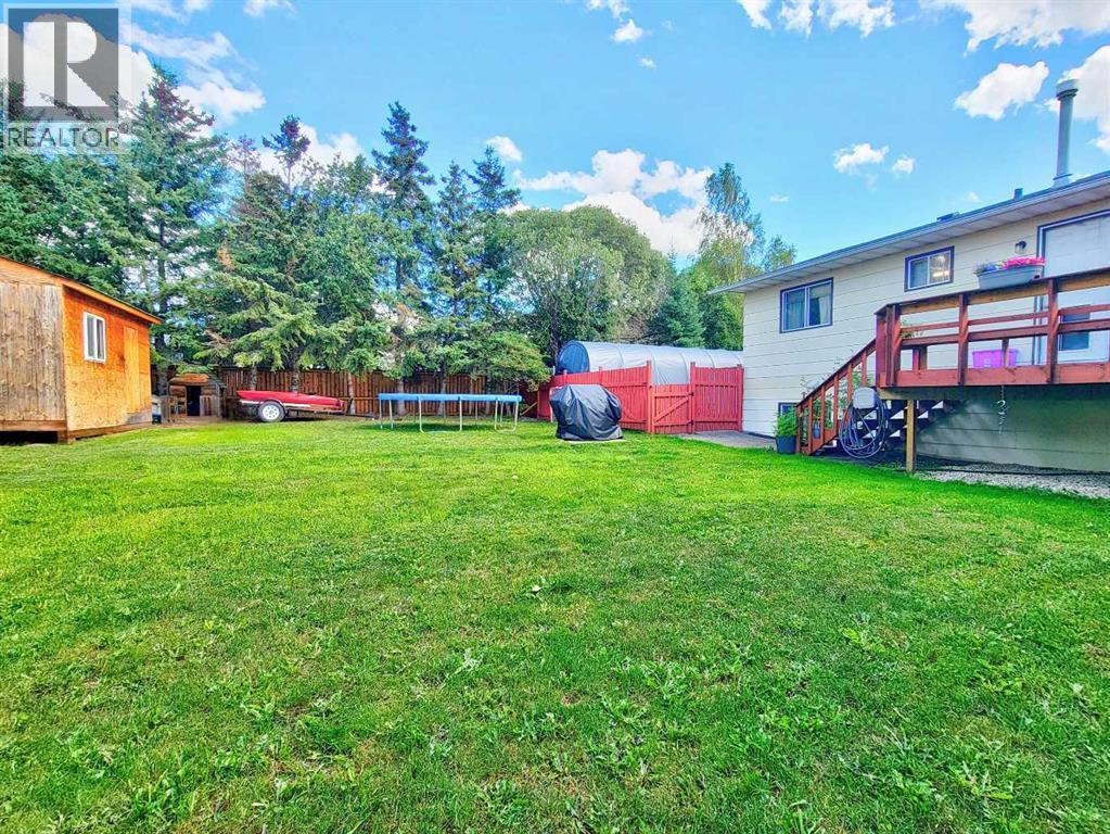 727 Oak Drive, Beaverlodge, Alberta  T0H 0C0 - Photo 38 - A2333164