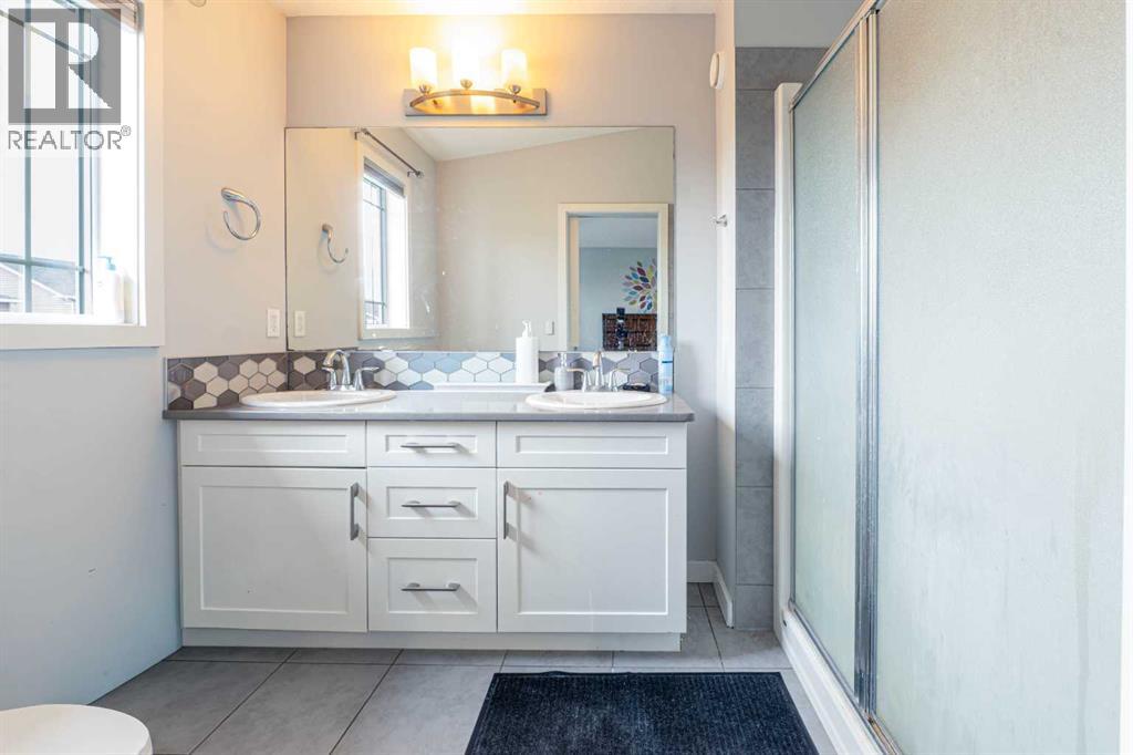 75 Ravensmoor Manor SE, Airdrie, Alberta  T4A 0J7 - Photo 21 - A2323087
