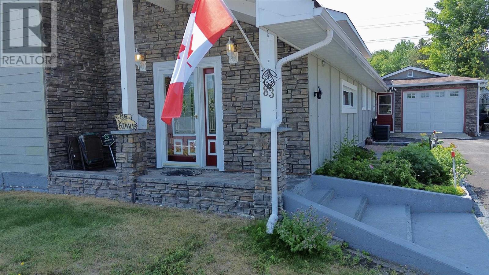 83 Hutchison Ave, Elliot Lake, Ontario  P5A 1W7 - Photo 2 - SM262001
