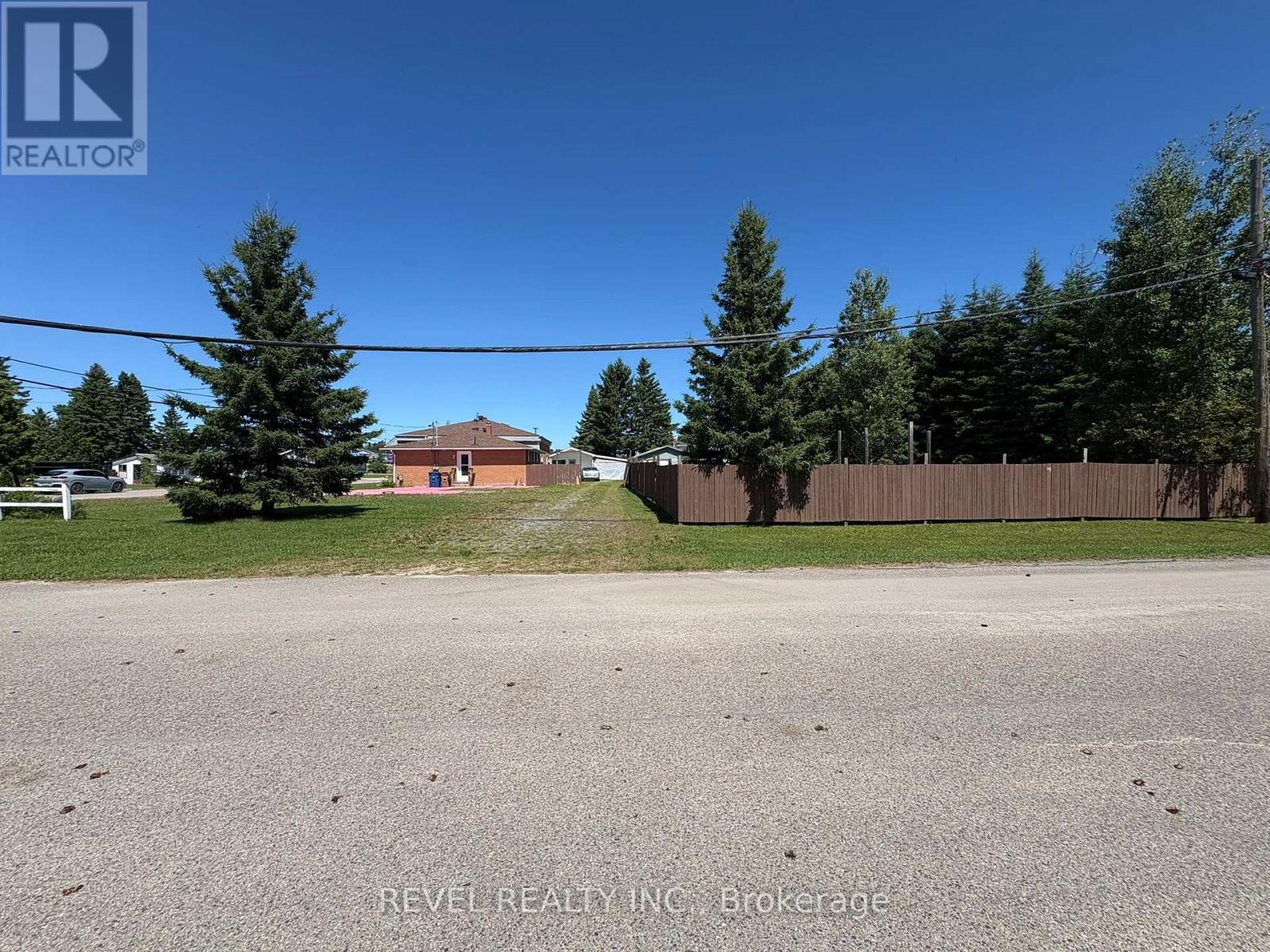 Fauquier - 21 Jacques Avenue, Kapuskasing, Ontario  P0L 1G0 - Photo 4 - T13621380
