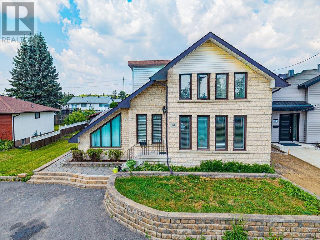 88 Carl Ave., Thunder Bay, Ontario  P7B 4Z5 - Photo 1 - TB2602180