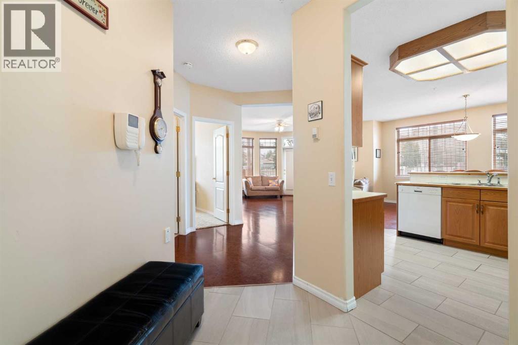 ., 2107 Patterson View SW, Calgary, Alberta T3H 3J9 - Photo 3 - A2303272